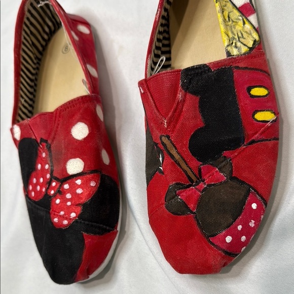 Minnie Mouse Disney Hand-Painted Women’s Shoes, size 8, snacks theme, Preowned - Picture 3 of 16